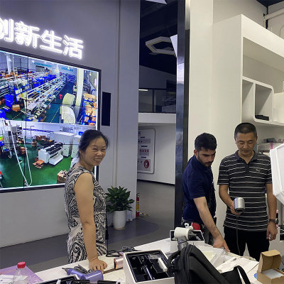 Qatar Customers come to our Company to Test the Hair Dryer products