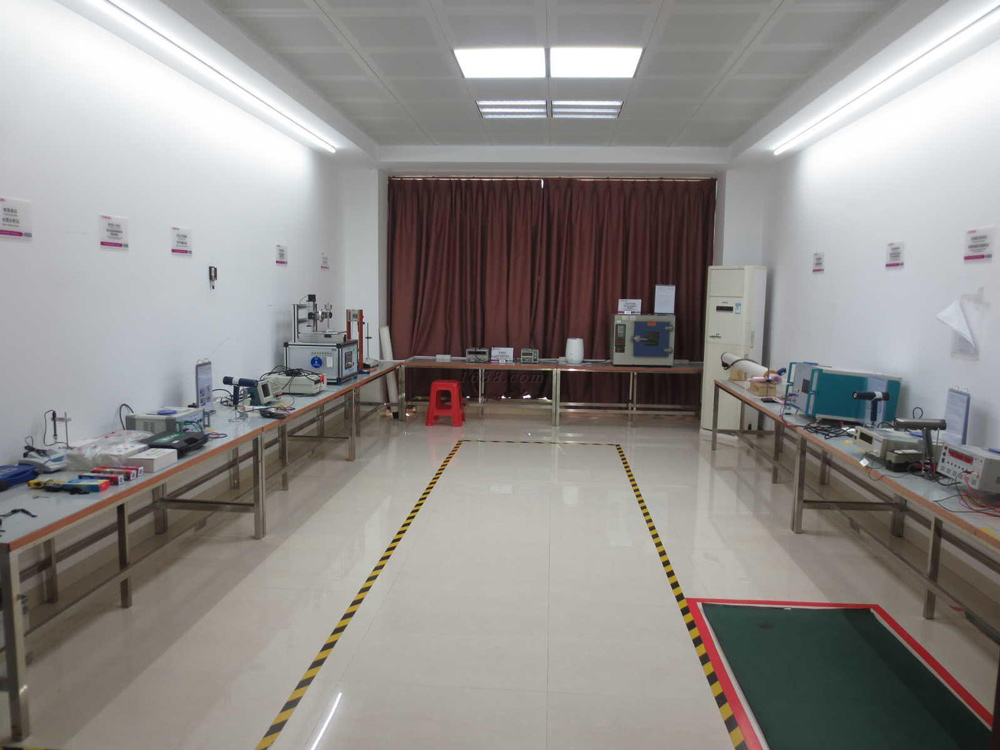 hair dryer tedt room.jpg