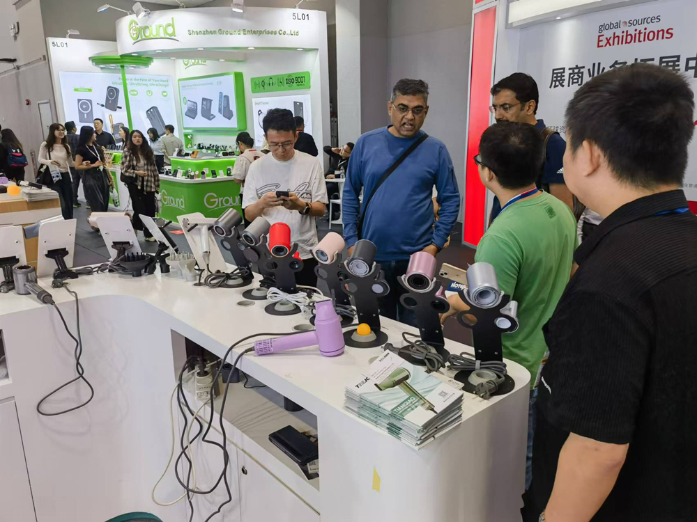 Buyer meetings / technical discussions at the booth.jpg