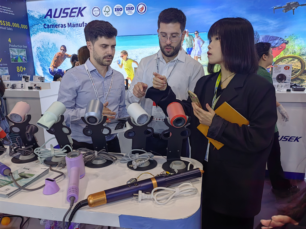 Customer communication / project discussion scenes.jpg