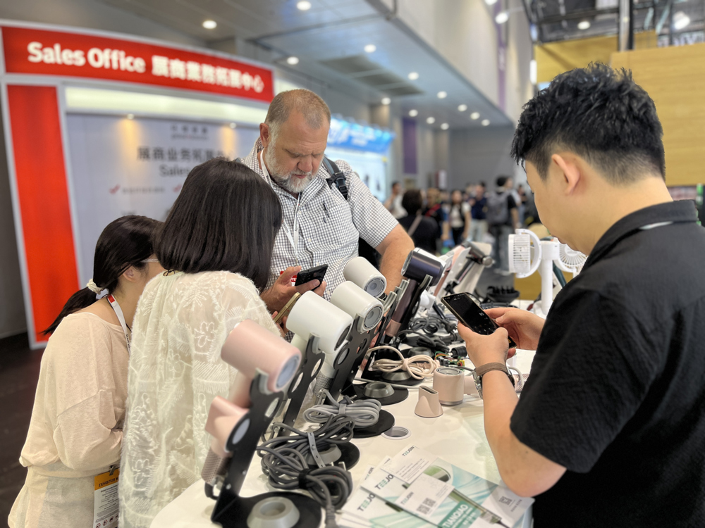 Efficient Manufacturing & Strict Quality Control  With state-of-the-art production facilities, Teejoin is capable of delivering products on a large scale while maintaining the highest quality standards. Our manufacturing capabilities include:  High-volume production lines capable of meeting large order demands  Rigorous quality control processes, from material inspection to final product testing  Compliance with international standards for safety, performance, and environmental impact  Teejoin is dedicated to ensuring that every product is produced with precision and consistency, making us a reliable partner for wholesale suppliers and global retailers..jpg